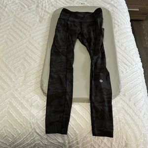 Black camo Lululemon leggings